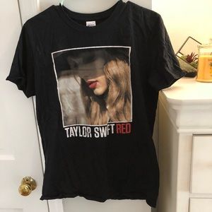 Taylor swift red tour T-shirt